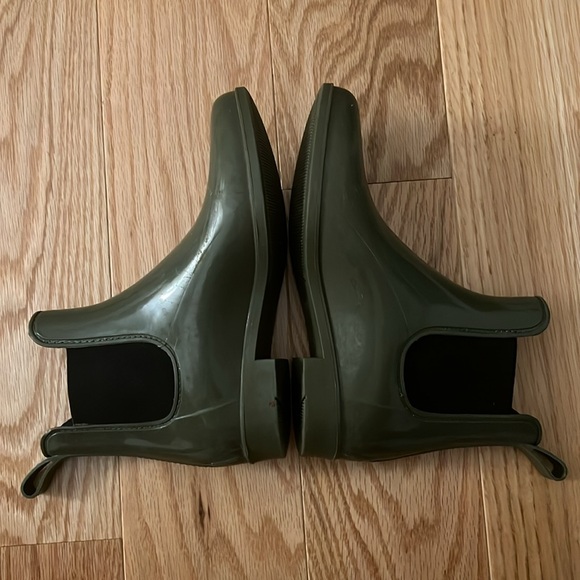 J. Crew Womens Chelsea Rain Boots Round Toe Pull On Waterproof Olive Size ? - Picture 3 of 3